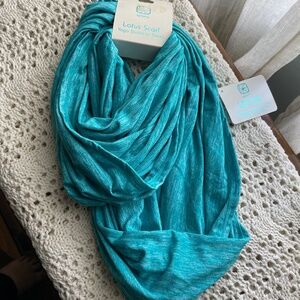 Apana Lotus Scarf